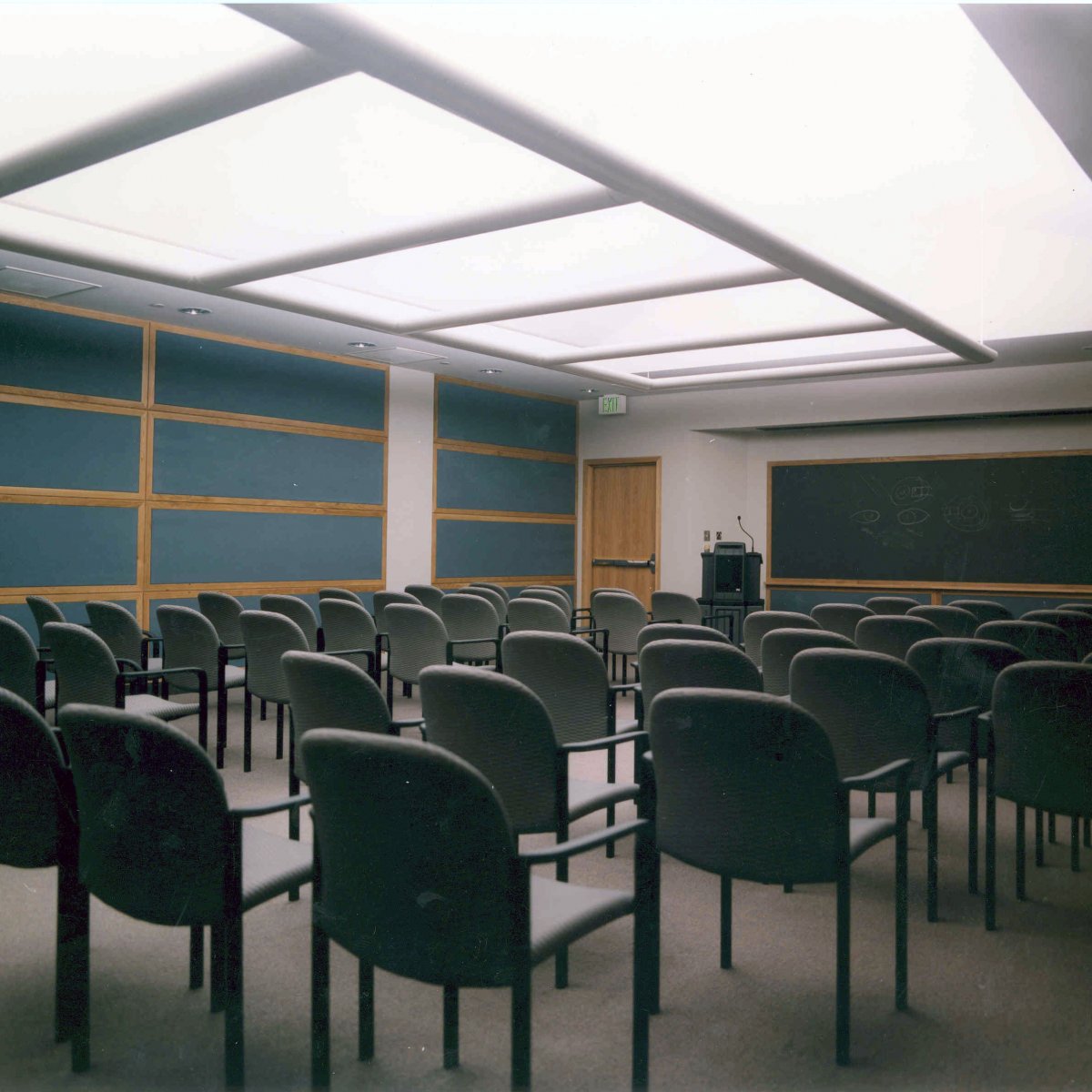 UAMS Harvey & Bernice Jones Eye Institute 3