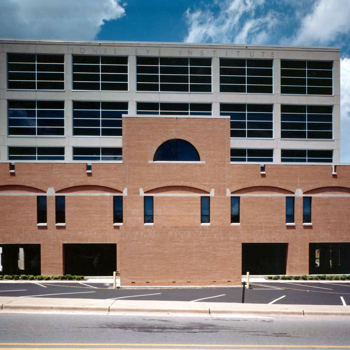 UAMS Harvey & Bernice Jones Eye Institute 5